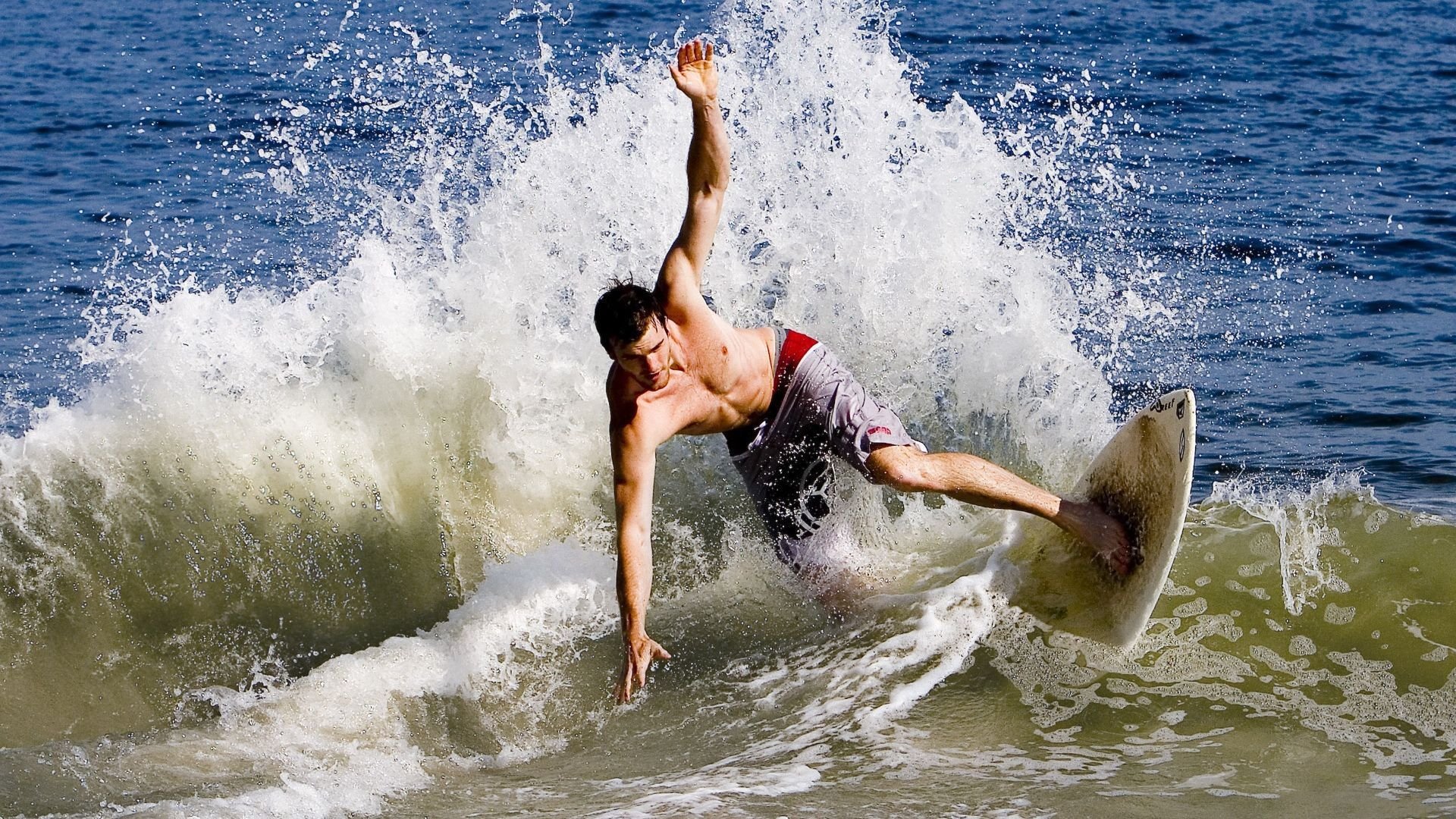 亚洲杯中国青年队战胜 球员配合默契提升，中国足球亚青赛